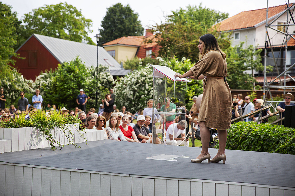 Nooshi Dadgostar Talade I Almedalen - Vänsterpartiet | Din Trygghet är ...